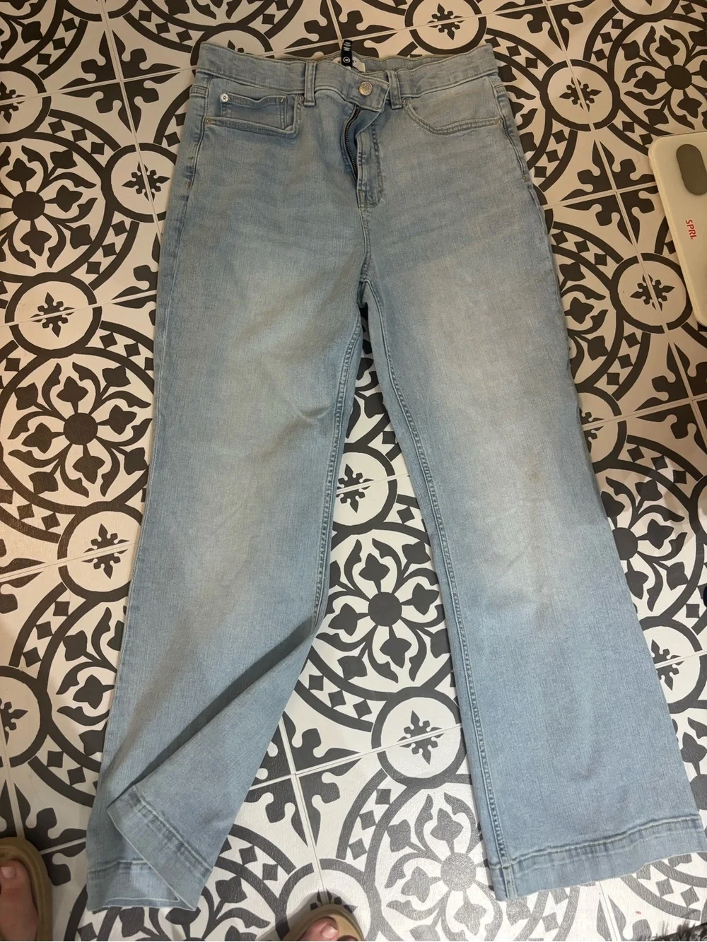 SPANX Light Wash High-Rise Women’s Jeans
